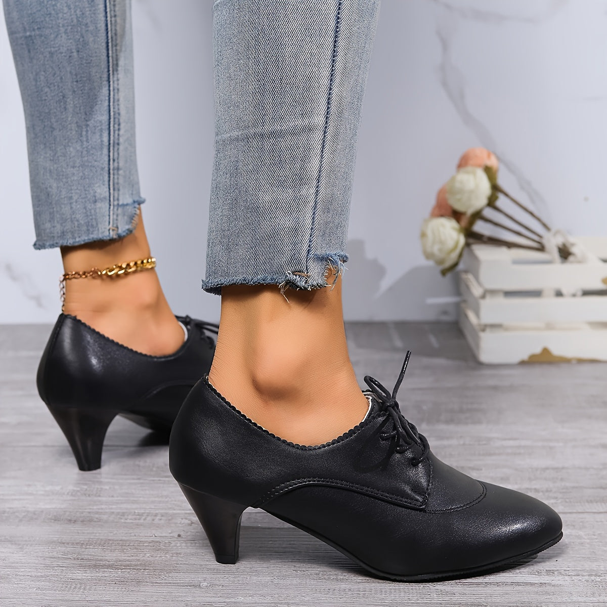 Levoire | Bottes En Dentelle Noires Pour Femmes Avec Des Talons Moyens Confortables