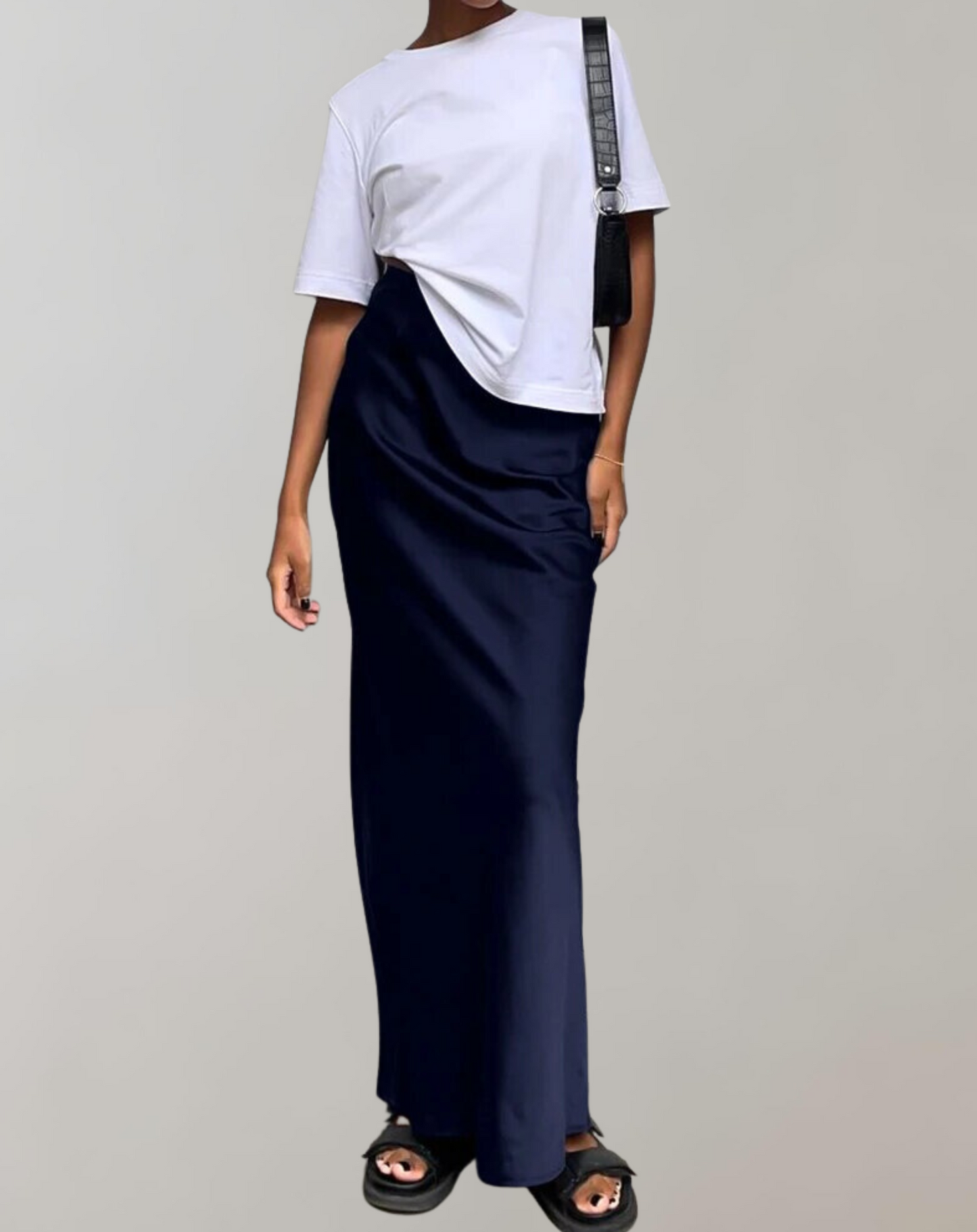 Levoire - Élégant Satin Noir Trompette Bleu marine