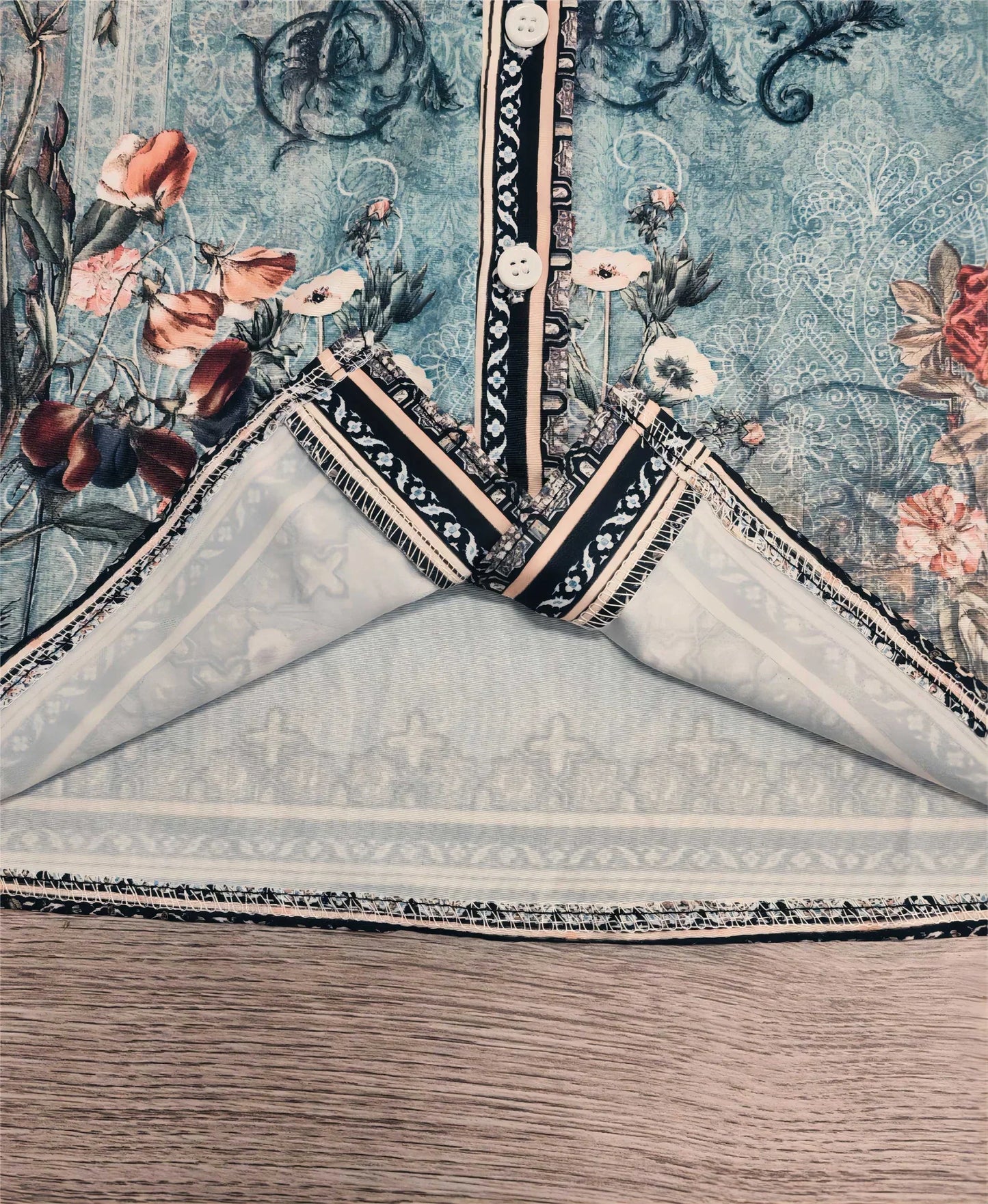 Levoire | Élégante Blouse À Fleurs Avec Shorts