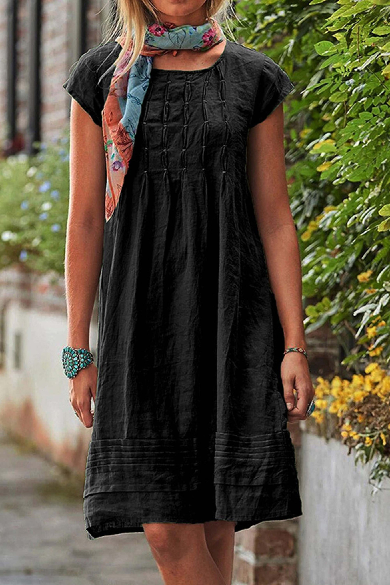 Levoire | Robe d'été unie pour femmes en coton léger avec col rond Noir