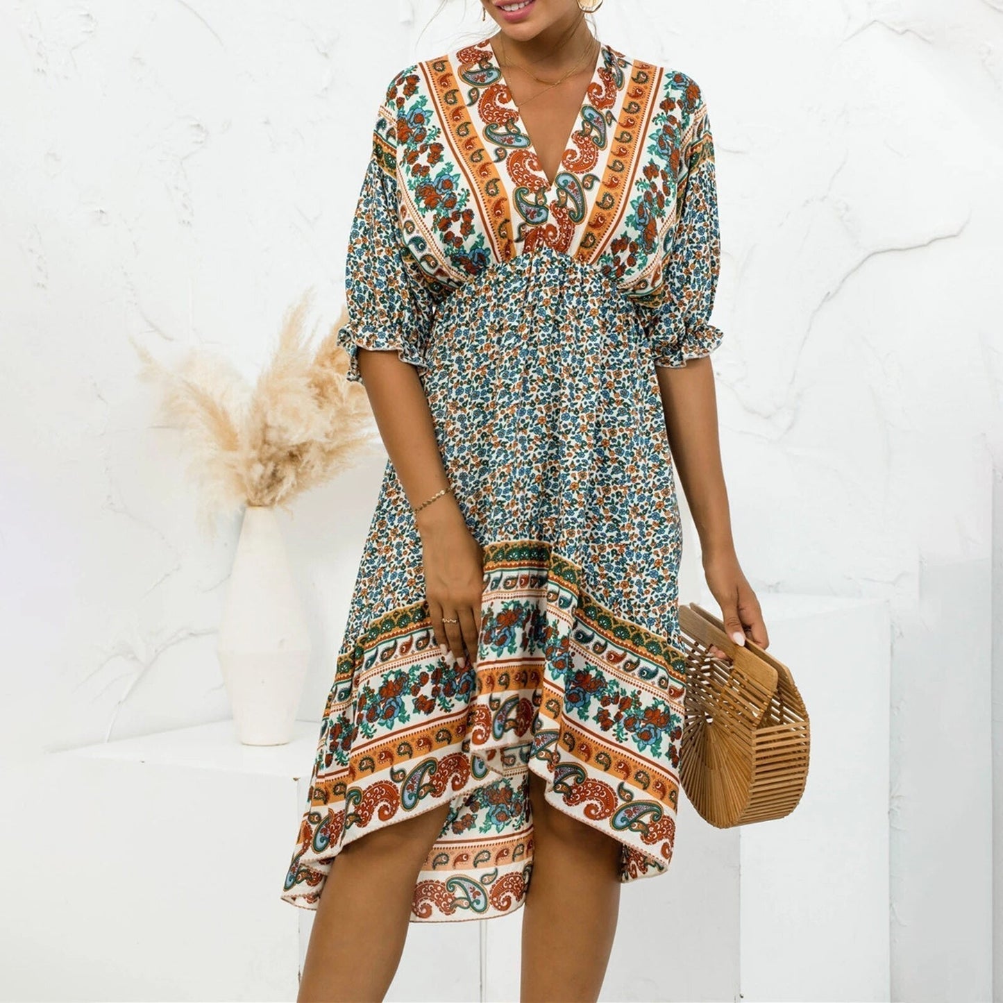 Levoire | Robe À Motifs Floraux Dans Un Style Léger Abricot