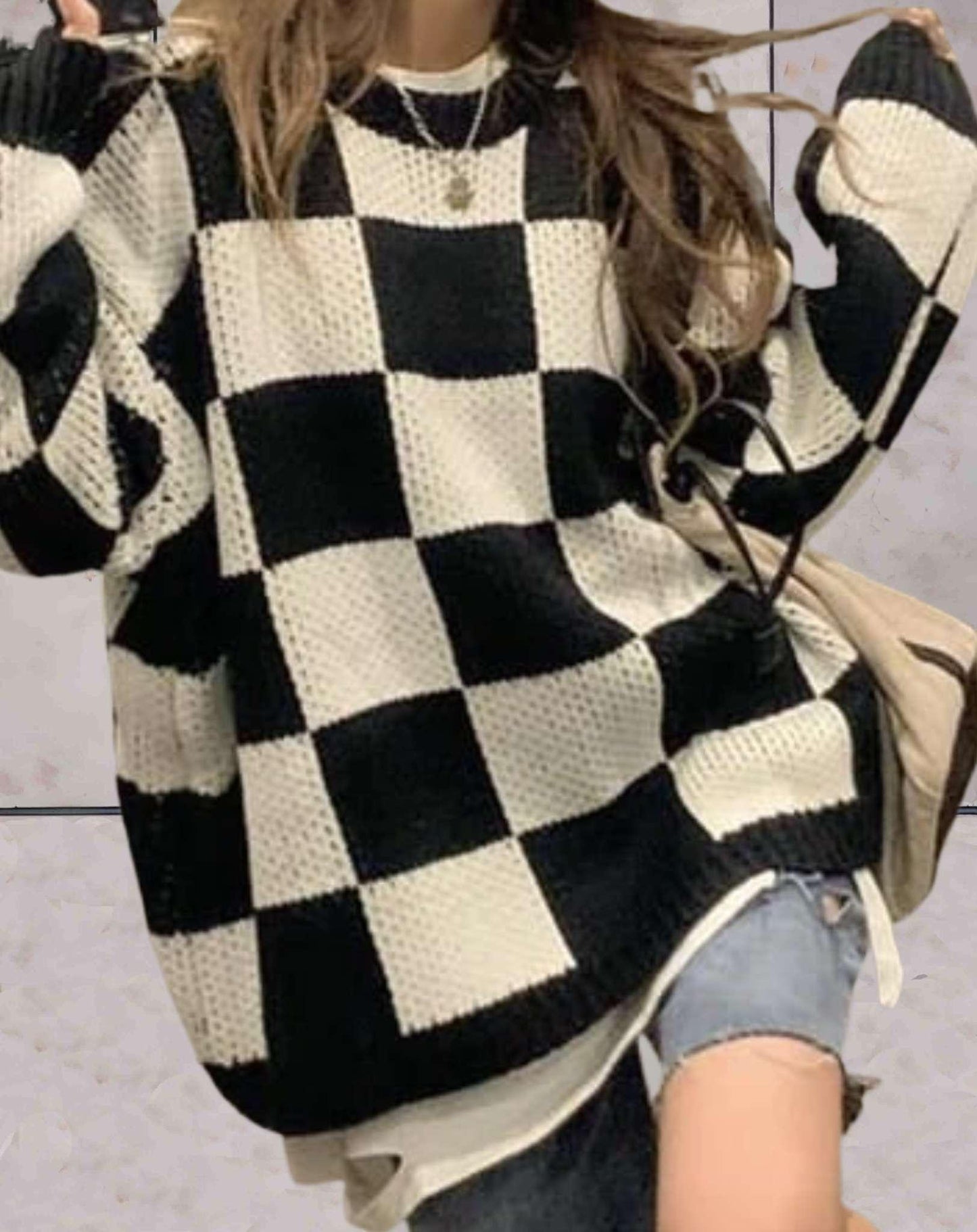 Levoire | Pull Tricoté Simple Avec Encolure Ronde Et Motif Carré Noir