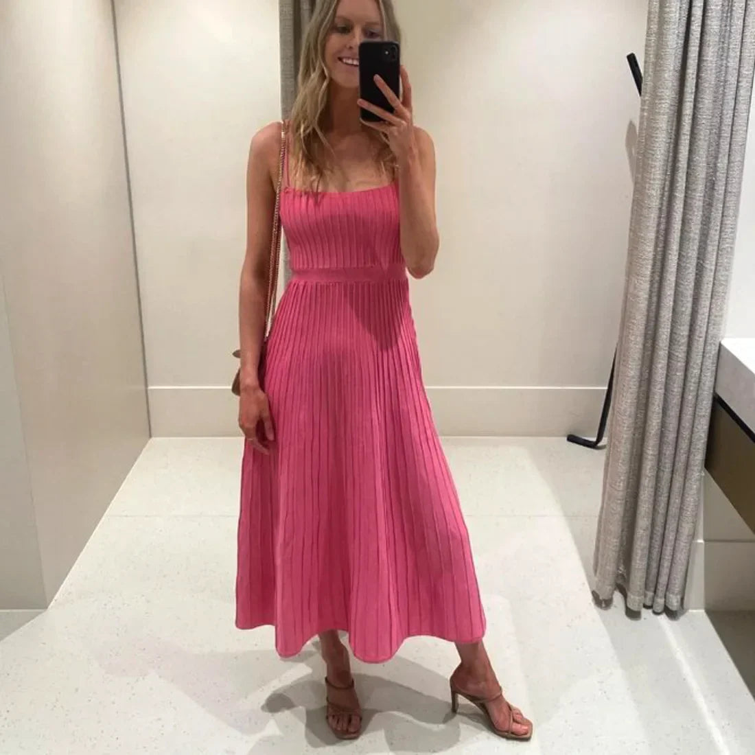 Levoire | Robe Midi Élégante En Tricot Rosa