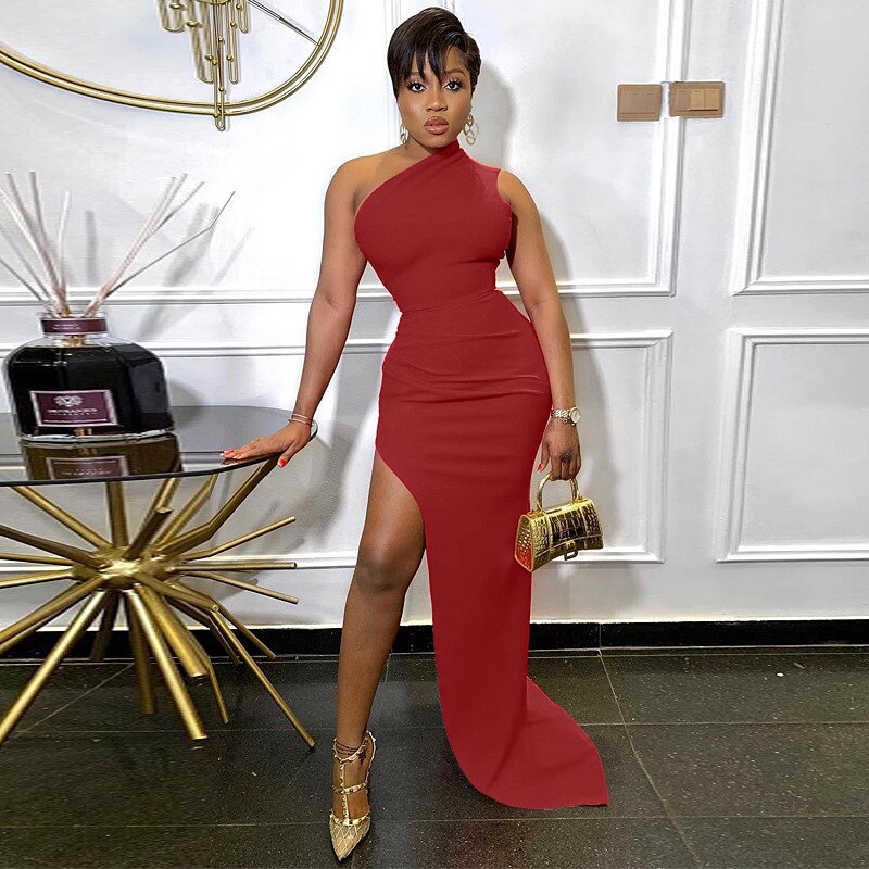 Levoire | Robe Maxi À Une Épaule Avec Décolleté Off-Shoulder Fente Latérale Élevée Bordeaux rouge