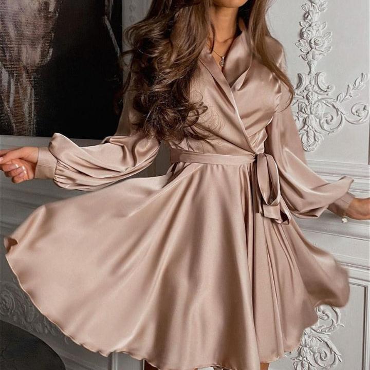 Levoire | Rento Manches Longues V Col Satin Robe Lumière brune