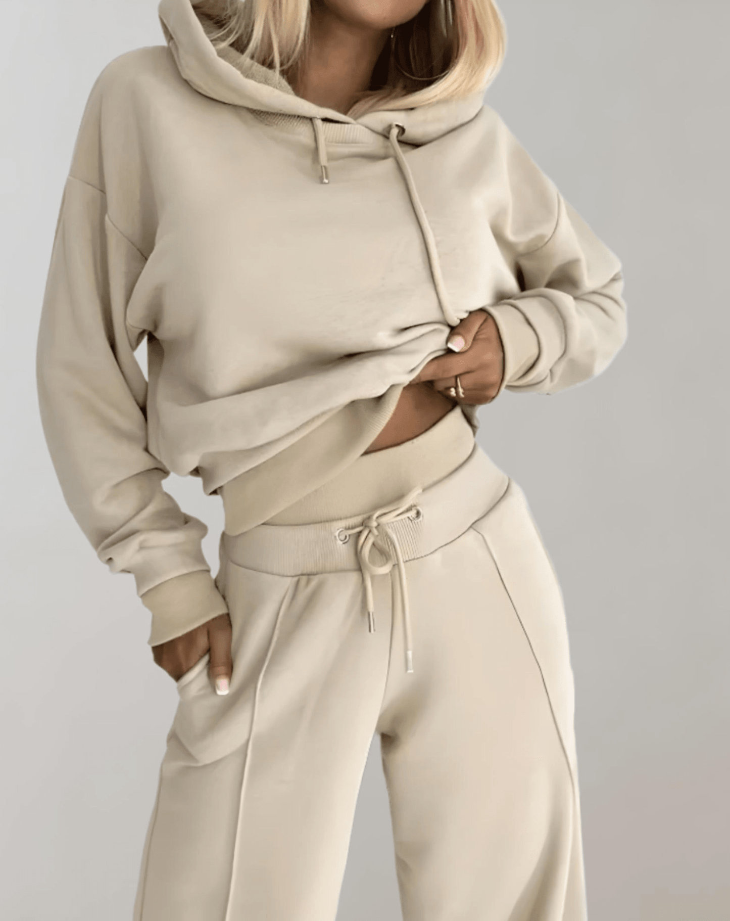 Levoire | Pull à capuche moderne et ensemble de pantalons pour femmes ensemble deux pièces Beige