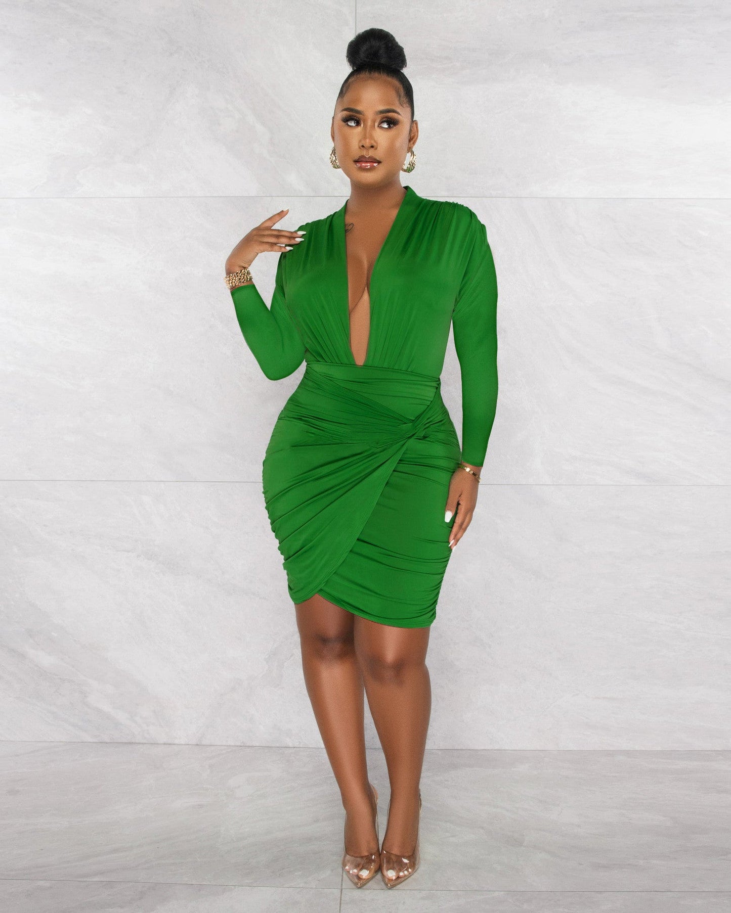 Levoire | robe courte ajustée décolleté profond à manches longues automne et hiver sexy VERT