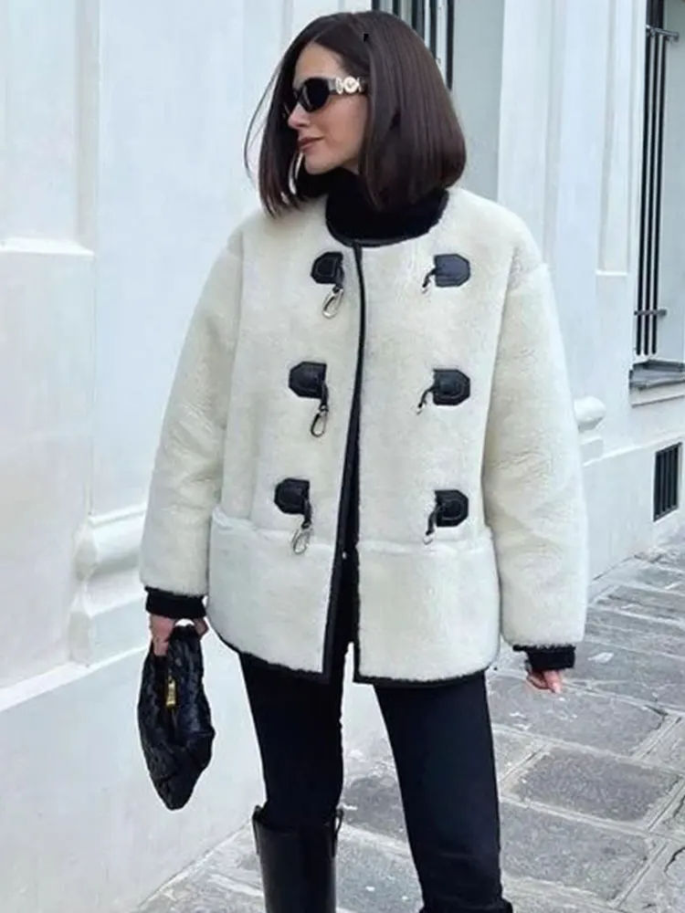 Levoire | Manteau Élégant Avec Fermeture À Crochets