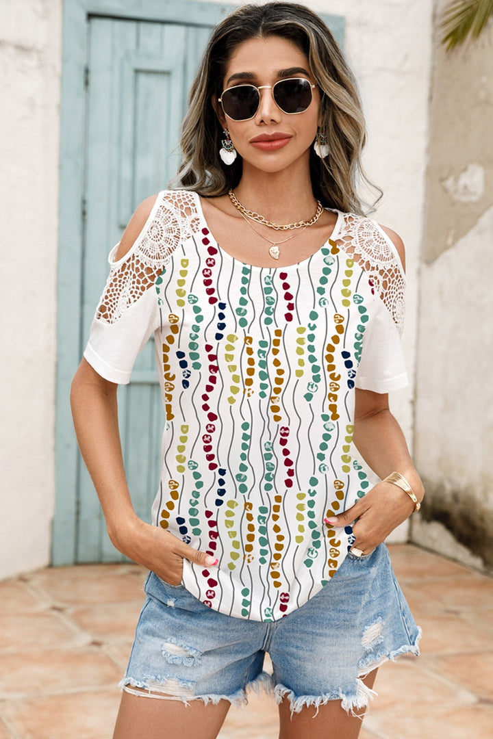 Levoire | Détails brillants et nets Col rond Découpe-épaule Blouse