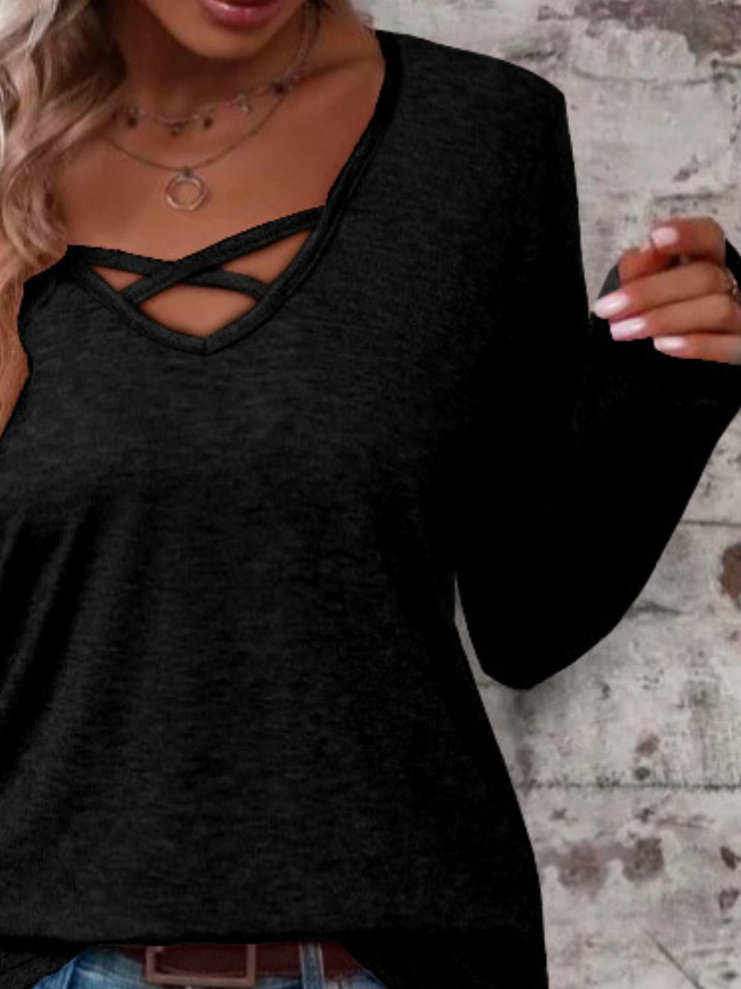 Levoire | Risti V-neck Long Sleeve T-shirt