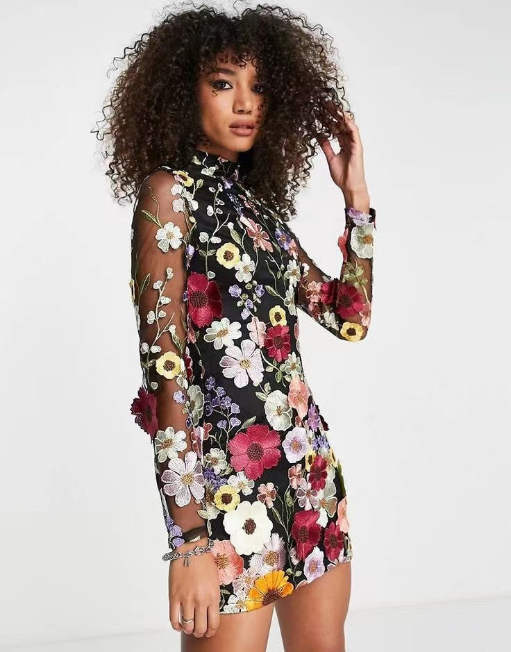 Levoire | Robe Courte Broderie Fleurs Manches Longues Noir