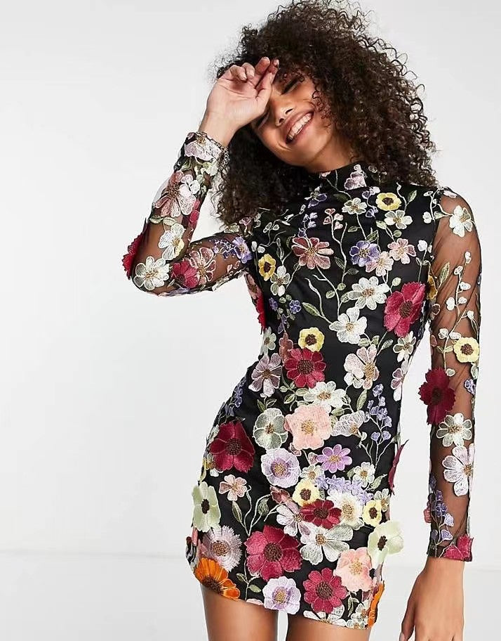 Levoire | Robe Courte Broderie Fleurs Manches Longues