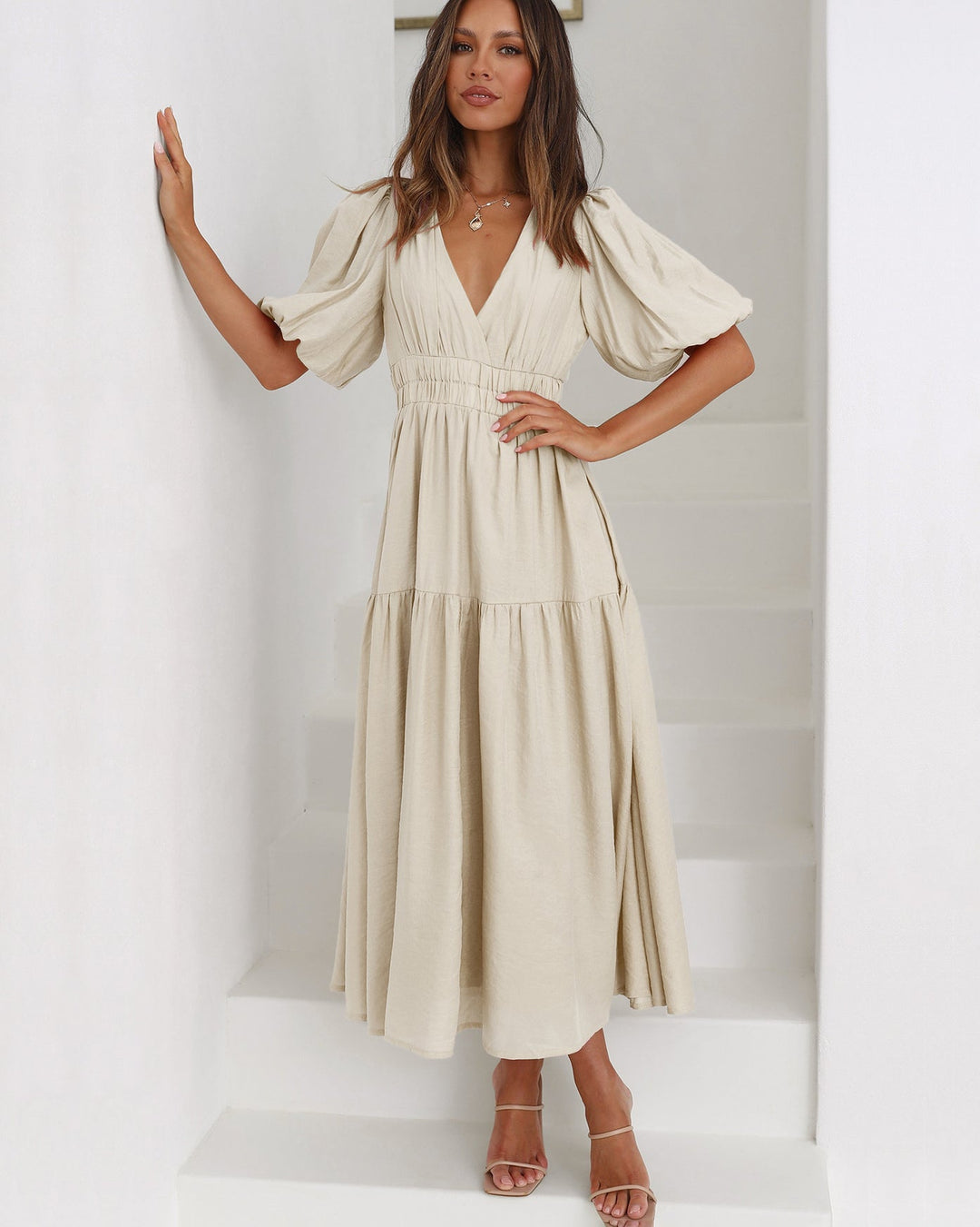 Levoire | Robe Avec Décolleté En V Et Manches Bouffantes Beige
