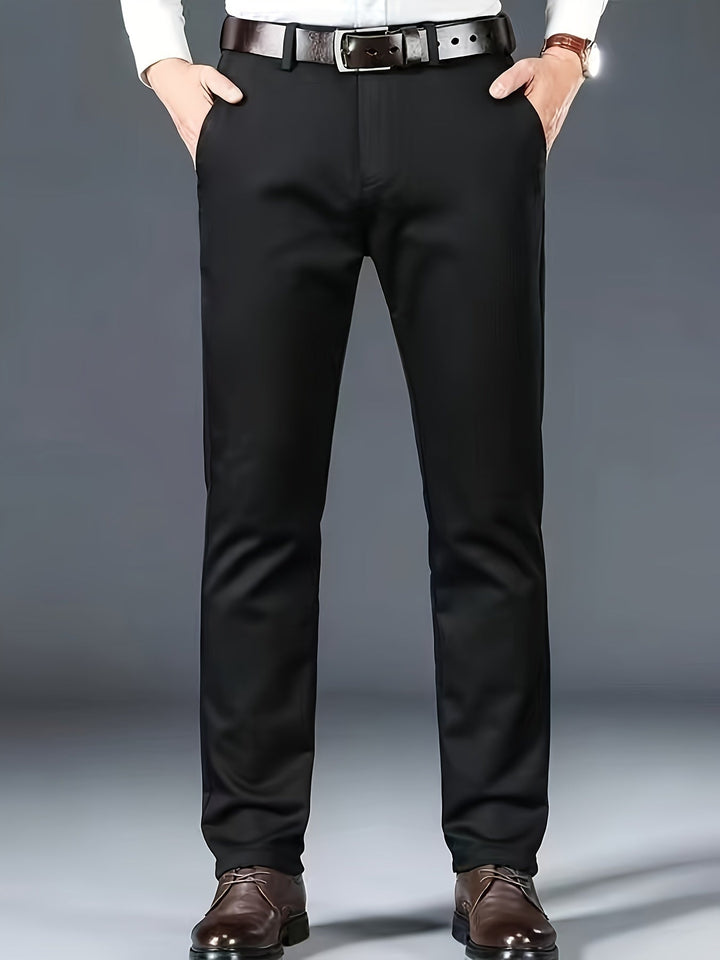 Levoire | Combinaison Élégante Pour Homme En Tissu Élastique Avec Un Design Uni Noir