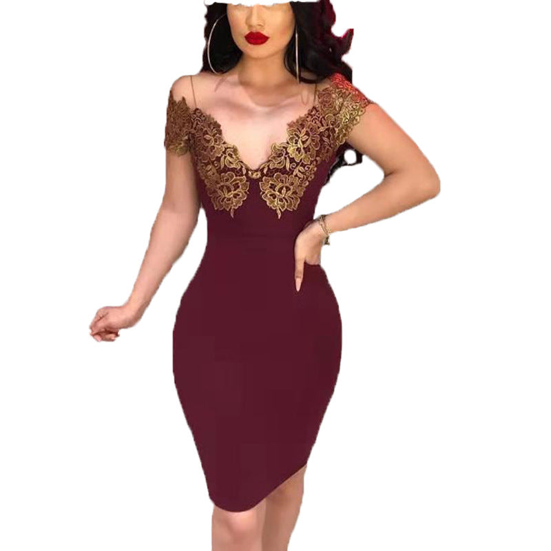 Robe de cocktail élégante pour femmes avec des manches en dentelle artistiques et un décolleté séduisant Levoire