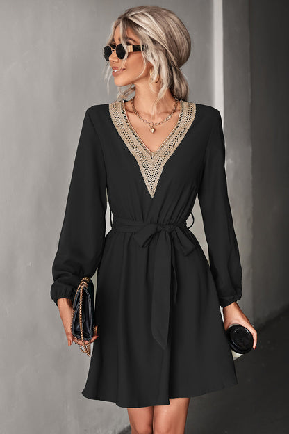 Levoire | Robe Midi Ajustée Avec Décolleté En V Brodé