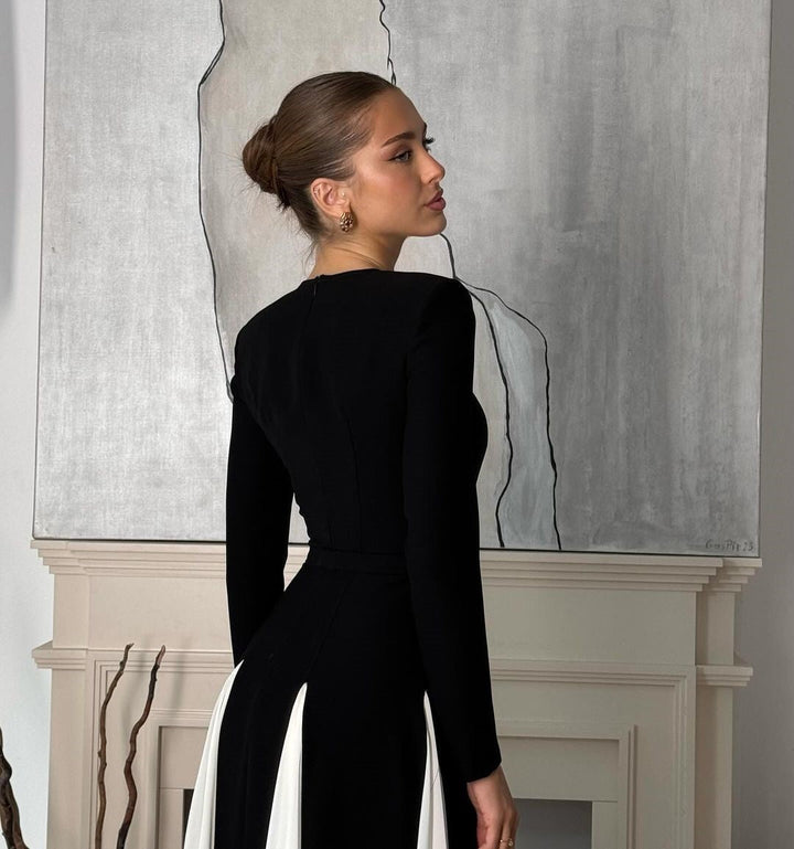 Levoire | Élégance Monochrome Robe Maxi