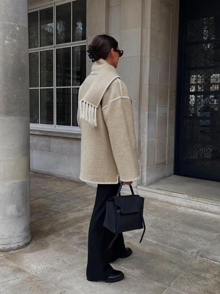 Levoire | Élégante Veste D'Entrée À Manches Longues Avec Écharpe