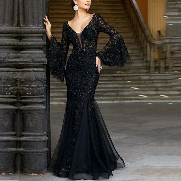 Levoire | Élégante robe de soirée noire à ancre en dentelle