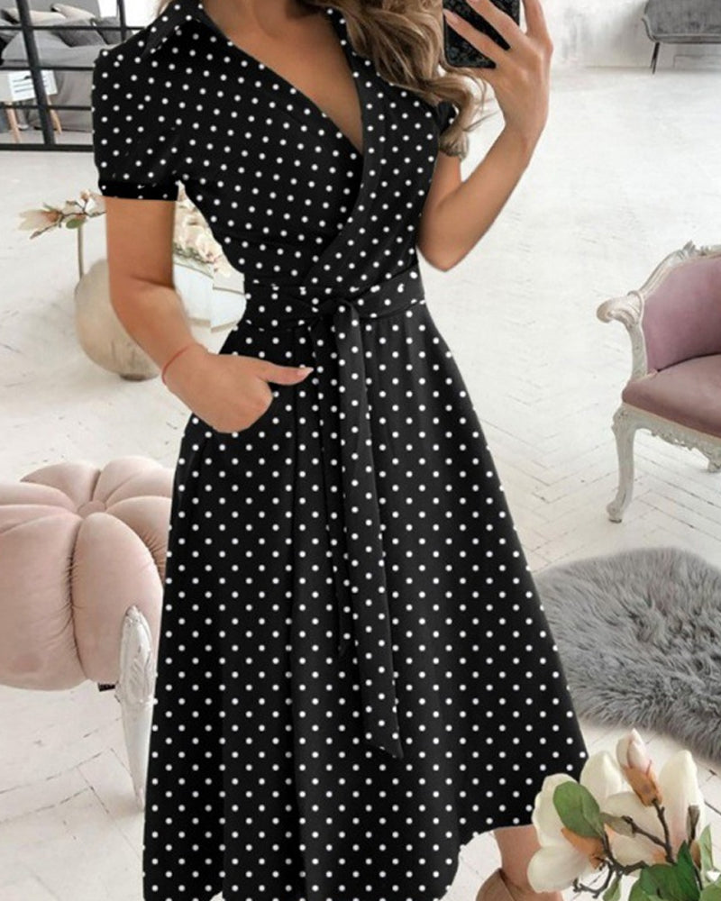 Levoire | Robe en A à manches courtes et coupe décontractée Points noirs