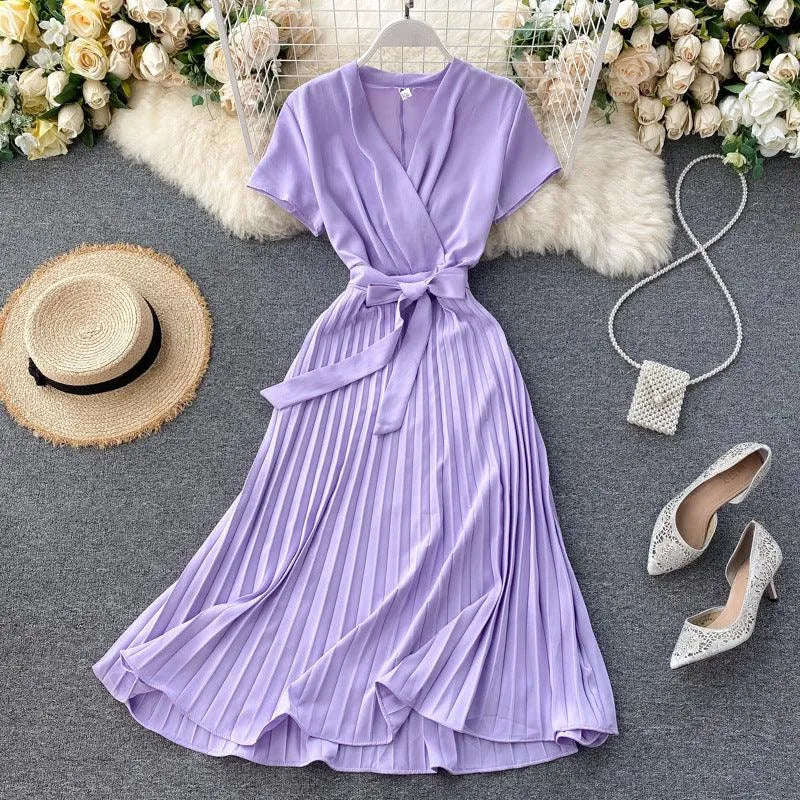 Levoire | Jupe plissée avec décolleté en V Lila Une taille