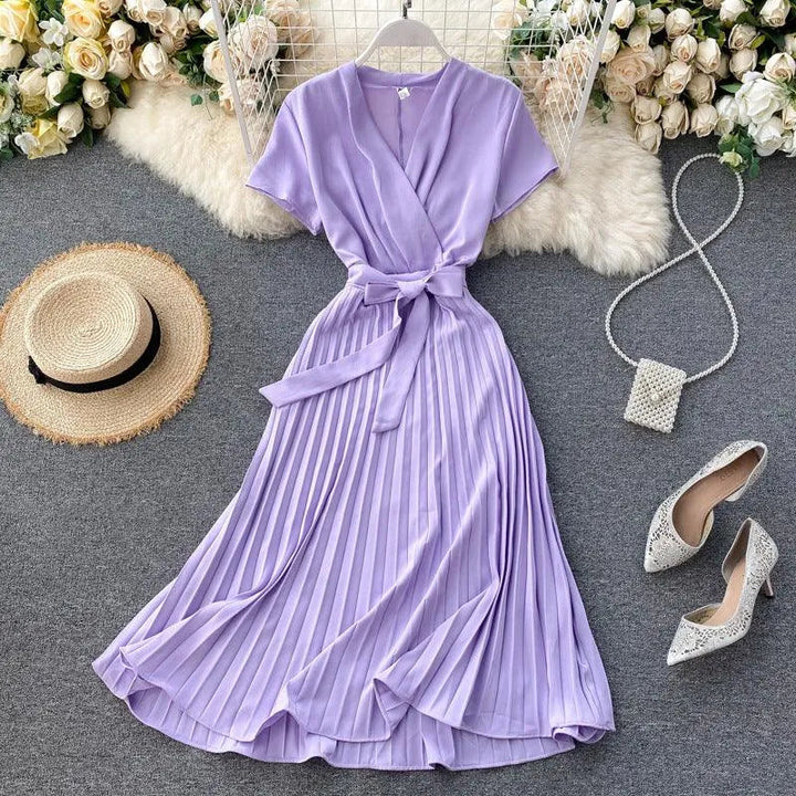Levoire | Jupe plissée avec décolleté en V Lila Une taille