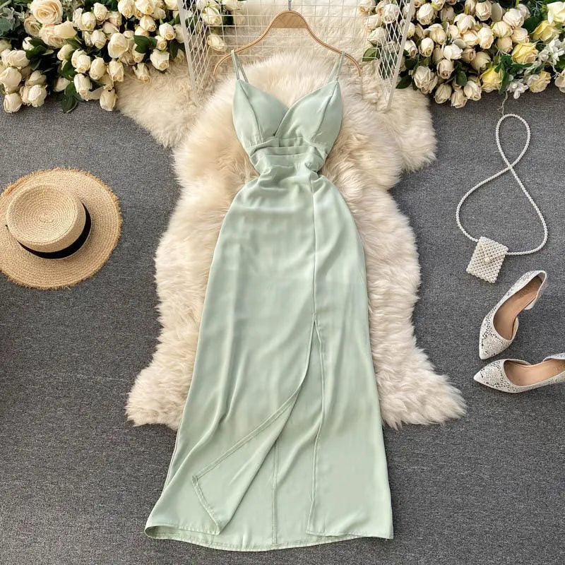 Levoire | Robe étroite sans bretelles avec décolleté en V entrecroisé Vert clair