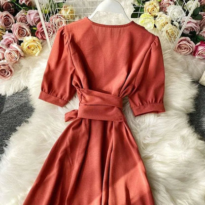 Levoire | Robe à décolleté en V rétro pour femmes