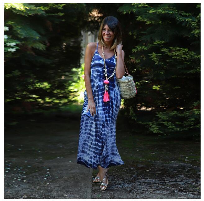Robe maxi pour femme avec un design tie-dye tendance et un décolleté en V flatteur Levoire