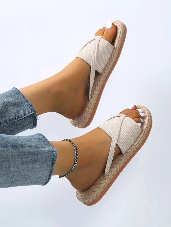 Levoire | Stylish Sandals With A Velvet Tip And Casual Elegance