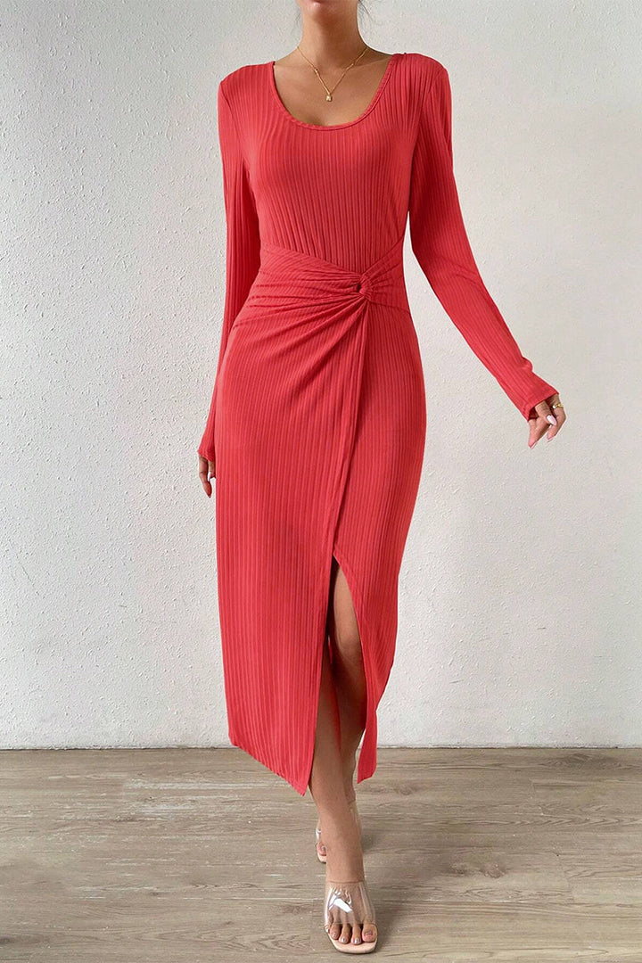 Levoire | Élégant Robe À Enveloppe Avec Col Carré Unicolore Fente