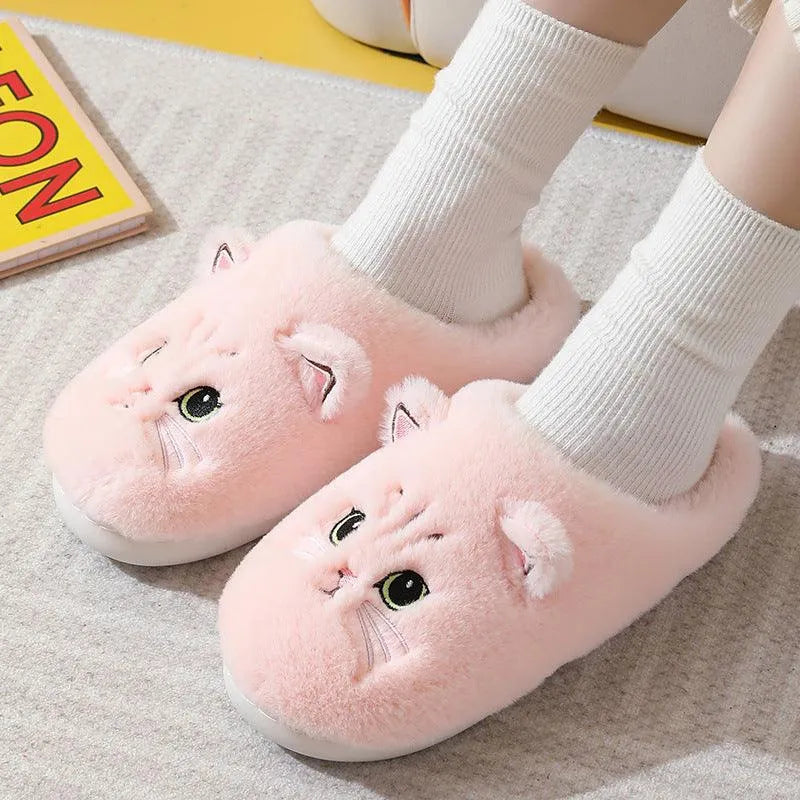 Levoire | Chaussures en peluche avec un chat mignon