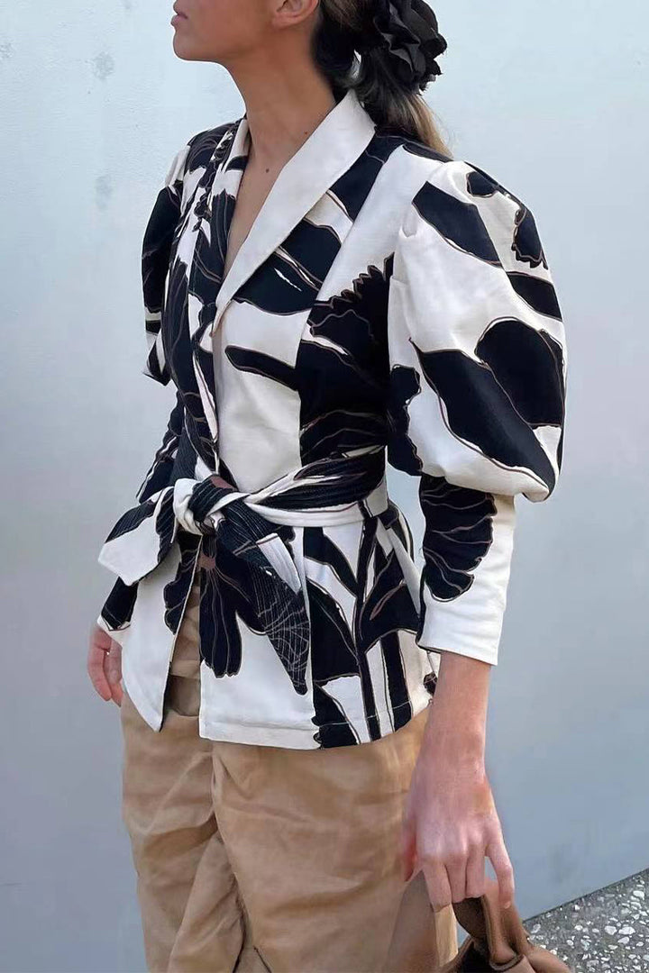 Levoire | Élégante Chemise En Col Revers Contrasté Découpe Géométrique Noir et Blanc