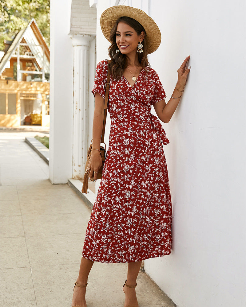 Robe Maxi Femme avec Design Floral en Enveloppement et Fermeture Élégante au Niveau de la Poitrine Levoire