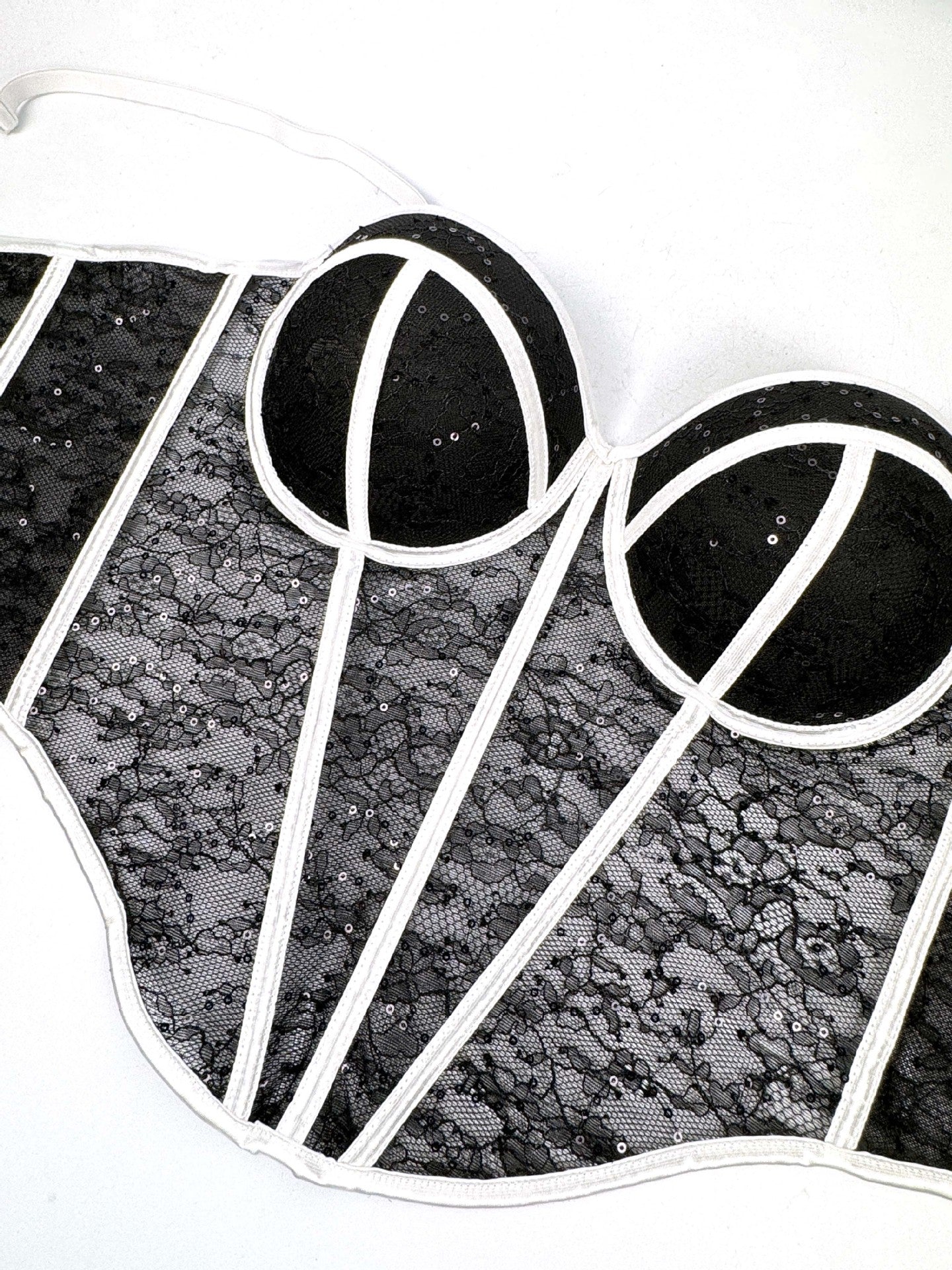 Levoire | Corset en filet transparent avec des détails en dentelle