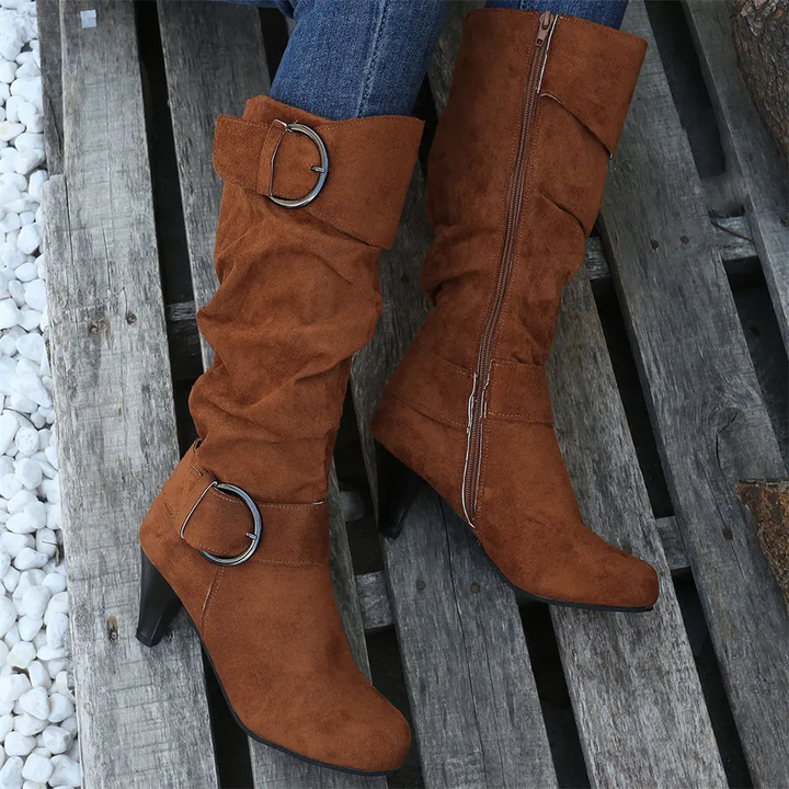 Levoire | Bottes Hautes Femme à Talon, Détail Clouté, Aspect Cuir Écrasé Braun