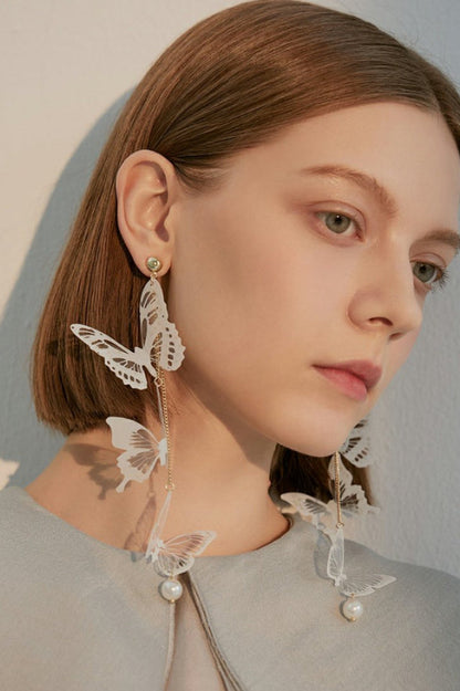 Levoire | Boucles D'Oreilles Longues Avec Un Pendentif En Forme De Papillon