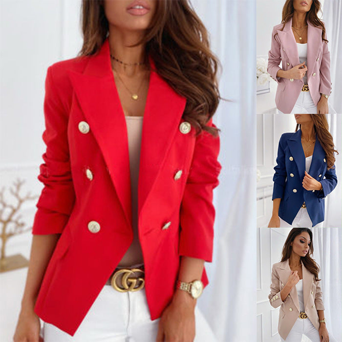 Blazer féminin à la mode, cintré avec double boutonnage et détails dorés Levoire
