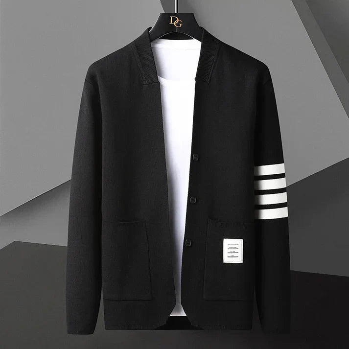 Levoire | Pull en tricot minimaliste pour chaque garde-robe Noir
