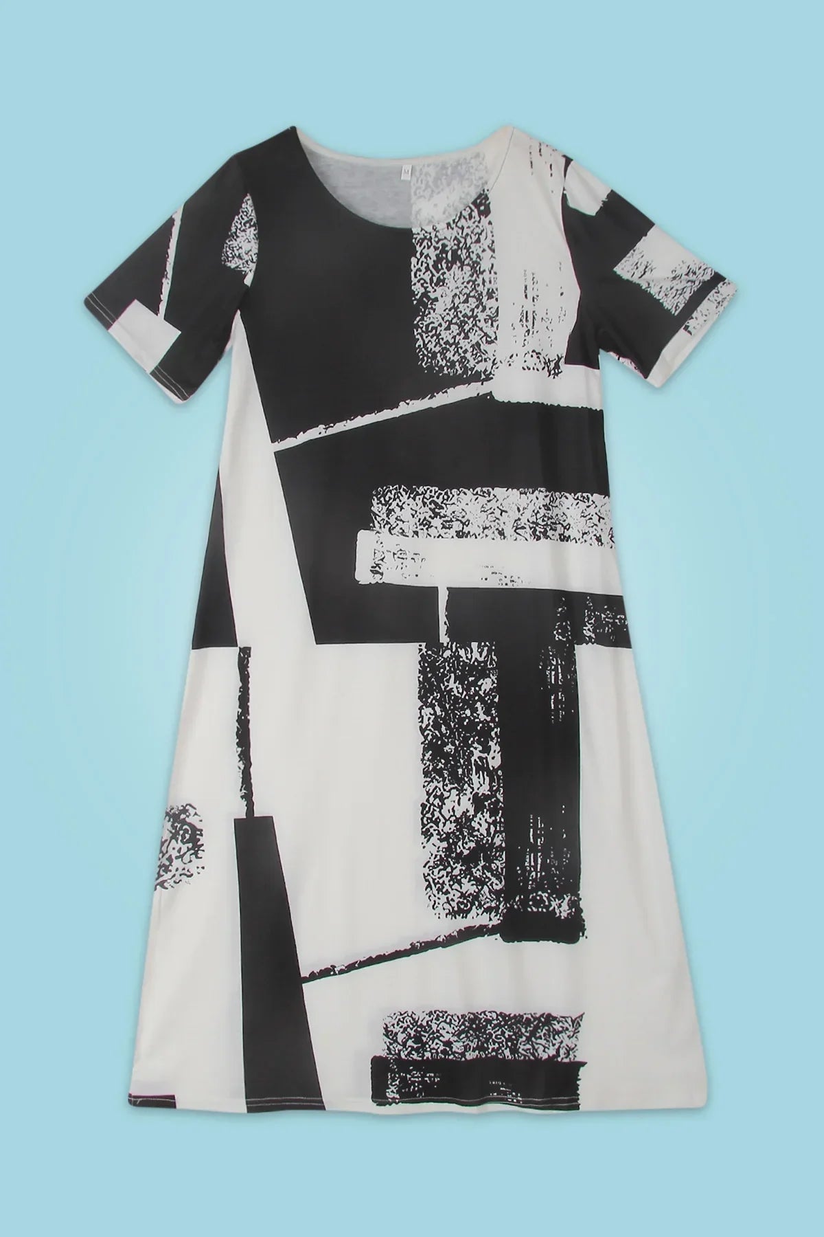 Levoire | Beautiful Dress With O-Neckline And Short Sleeves