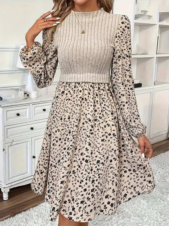 Levoire | Robe À Manches Longues Avec Un Motif Florale Romantique Abricot