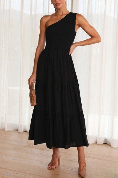 Levoire | Robe midi asymétrique à épaules dénudées et poches Noir