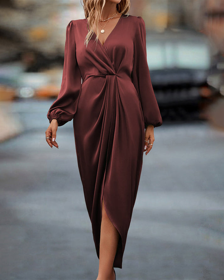 Levoire | Robe Intemporelle Avec Décolleté En V Profond Et Manches Longues Ludiques Rot