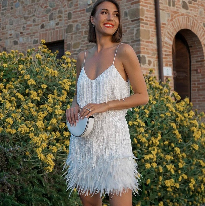 Levoire | Mini Robe De Cocktail Avec Des Bretelles Élégantes Pour Un Look Chic Blanc