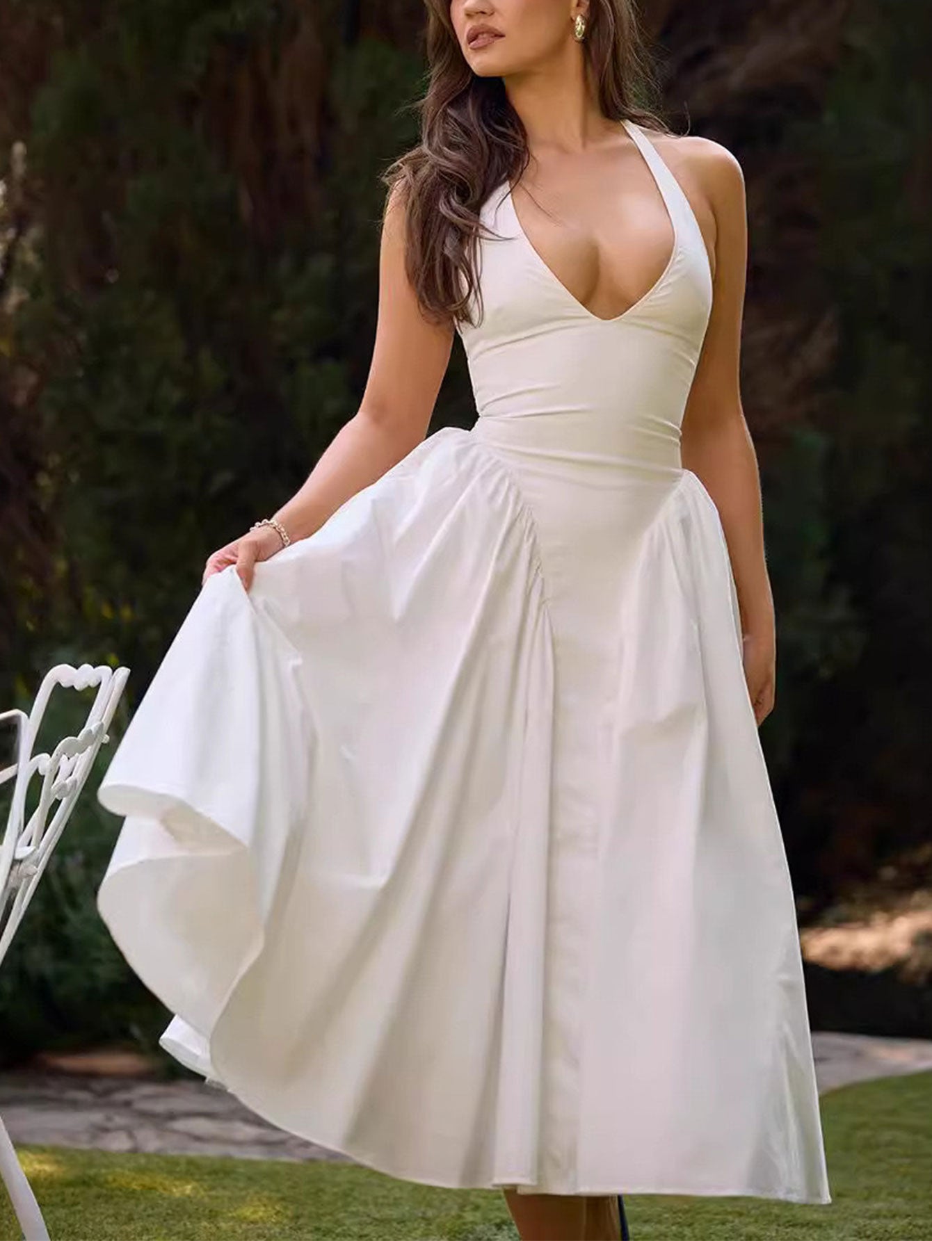 Levoire | Robe midi à encolure en V profonde