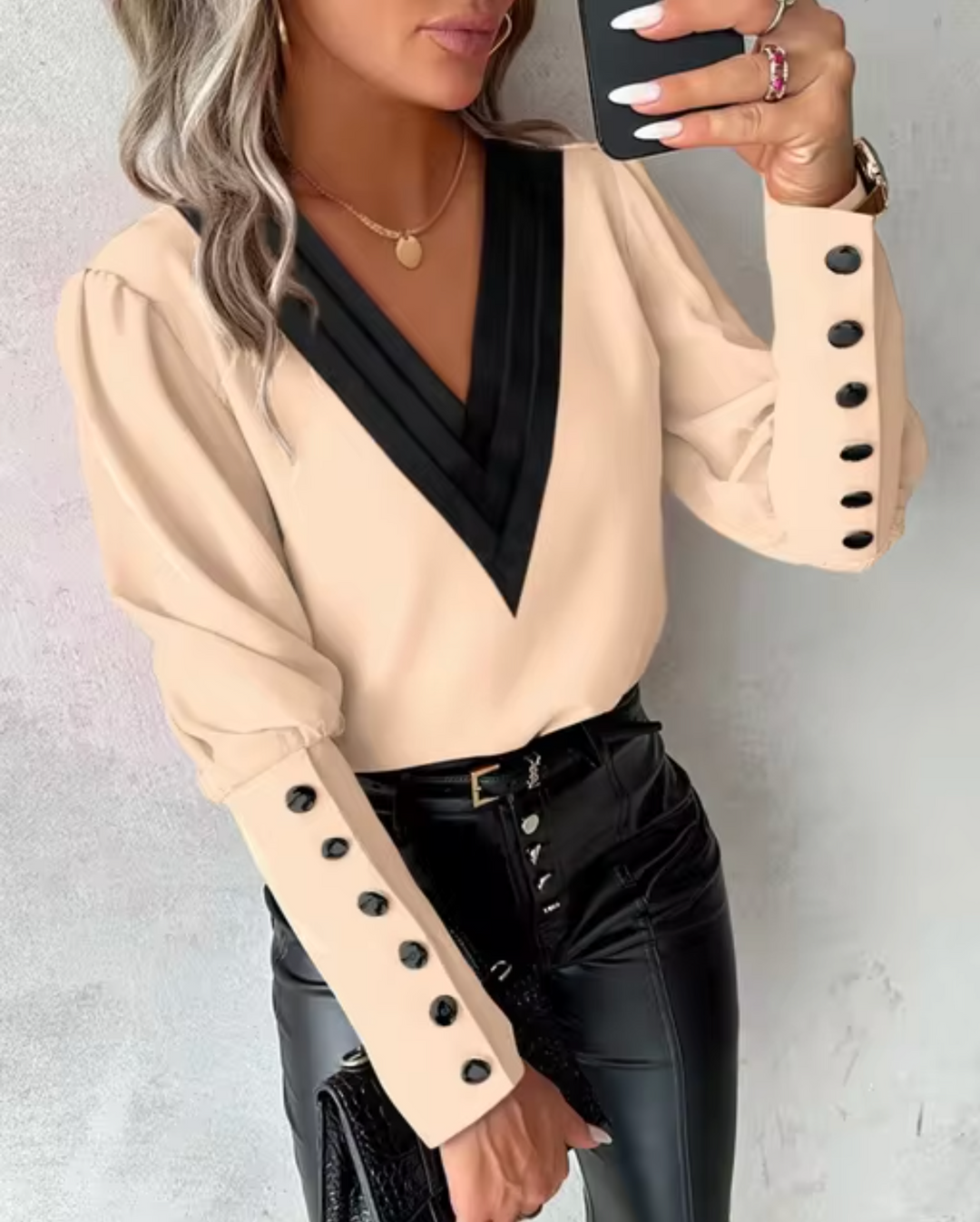 Levoire | Blouse Élégante Col En V Élégante & Confortable Chaque Saison Beige