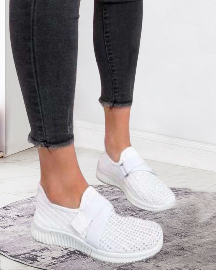 Levoire | Baskets D'Une Couleur Avec Des Perforations Chaudes
