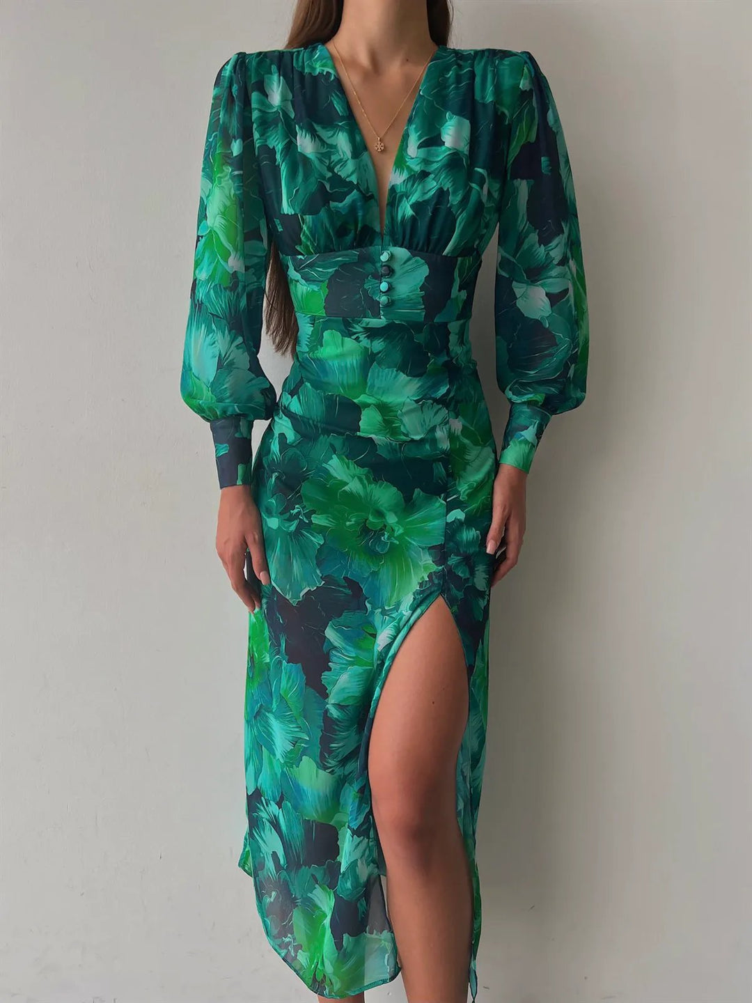 Levoire | Robe Longue Avec Fente, Détails Floraux Et Manches Volumineuses Longues Vert