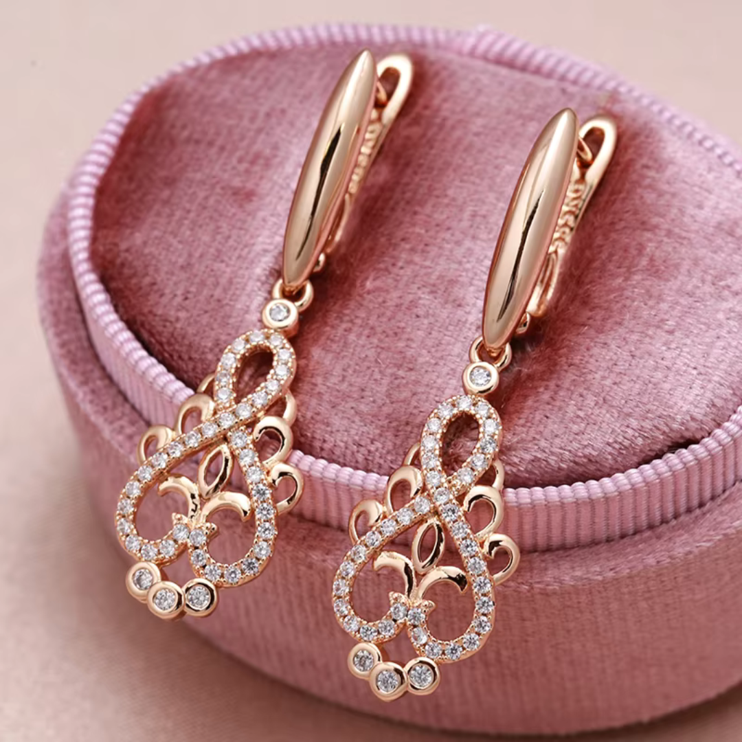 Levoire | Boucles D'Oreilles Pöllö Élégantes Avec Des Pierres De Zircon En Or