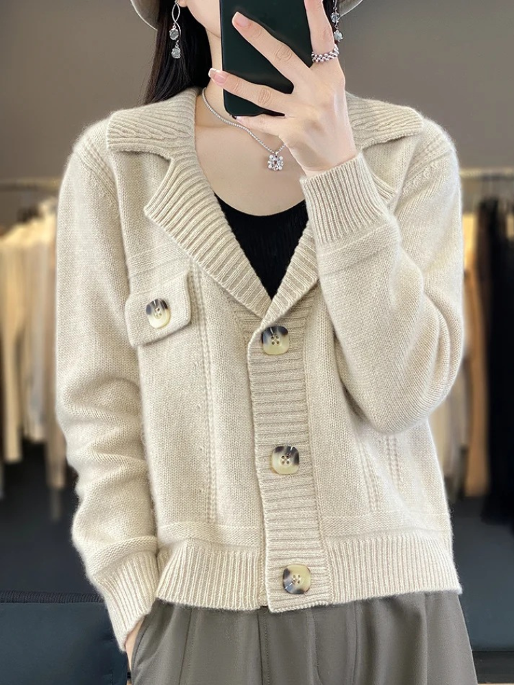 Levoire | Veste en laine pour femmes avec col, poches et manches Beige